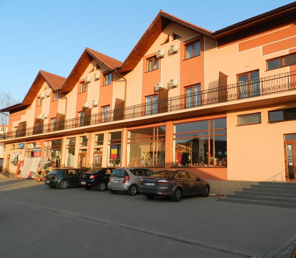 אורוויצה Hotel Condor מראה חיצוני תמונה