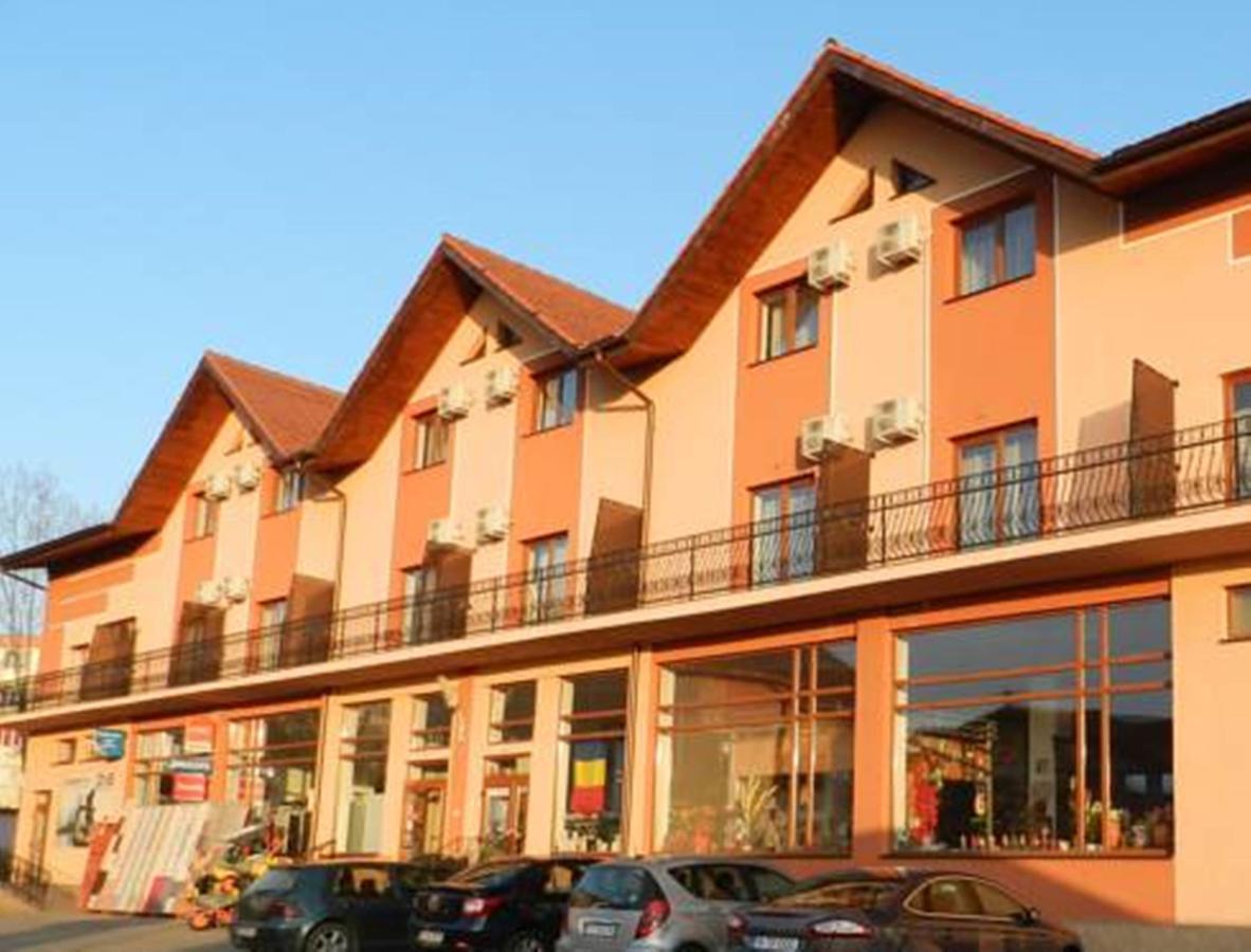 אורוויצה Hotel Condor מראה חיצוני תמונה