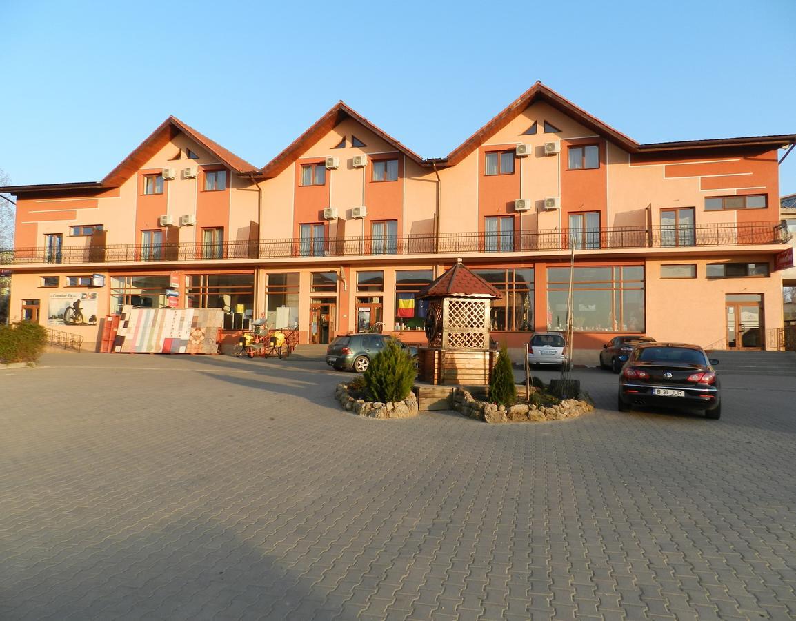 אורוויצה Hotel Condor מראה חיצוני תמונה