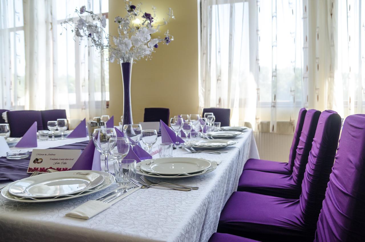 אורוויצה Hotel Condor מראה חיצוני תמונה