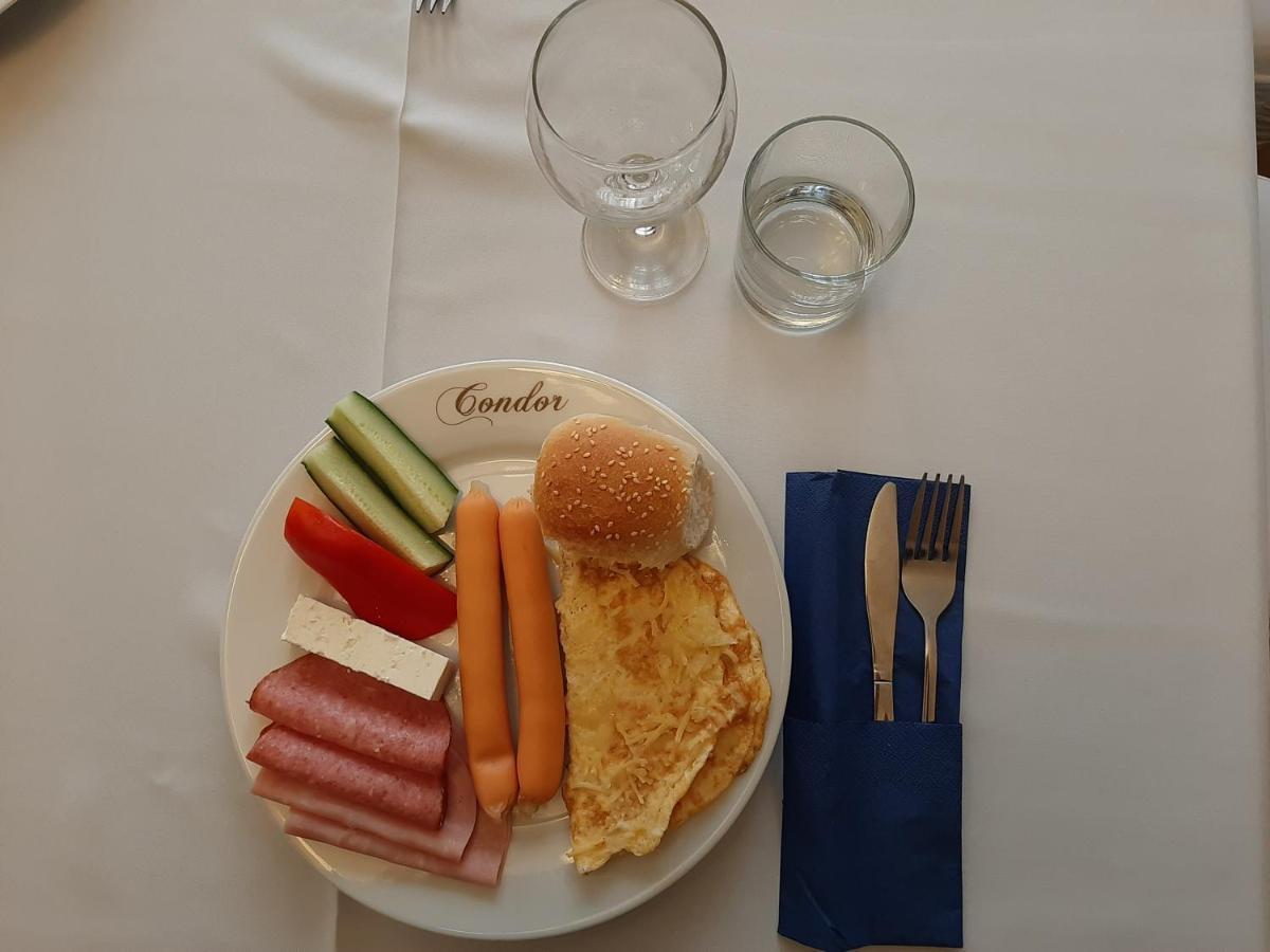 אורוויצה Hotel Condor מראה חיצוני תמונה