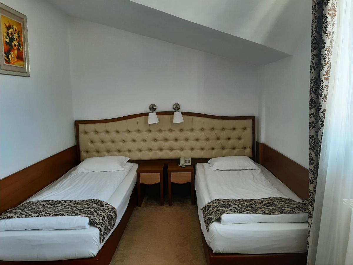 אורוויצה Hotel Condor מראה חיצוני תמונה