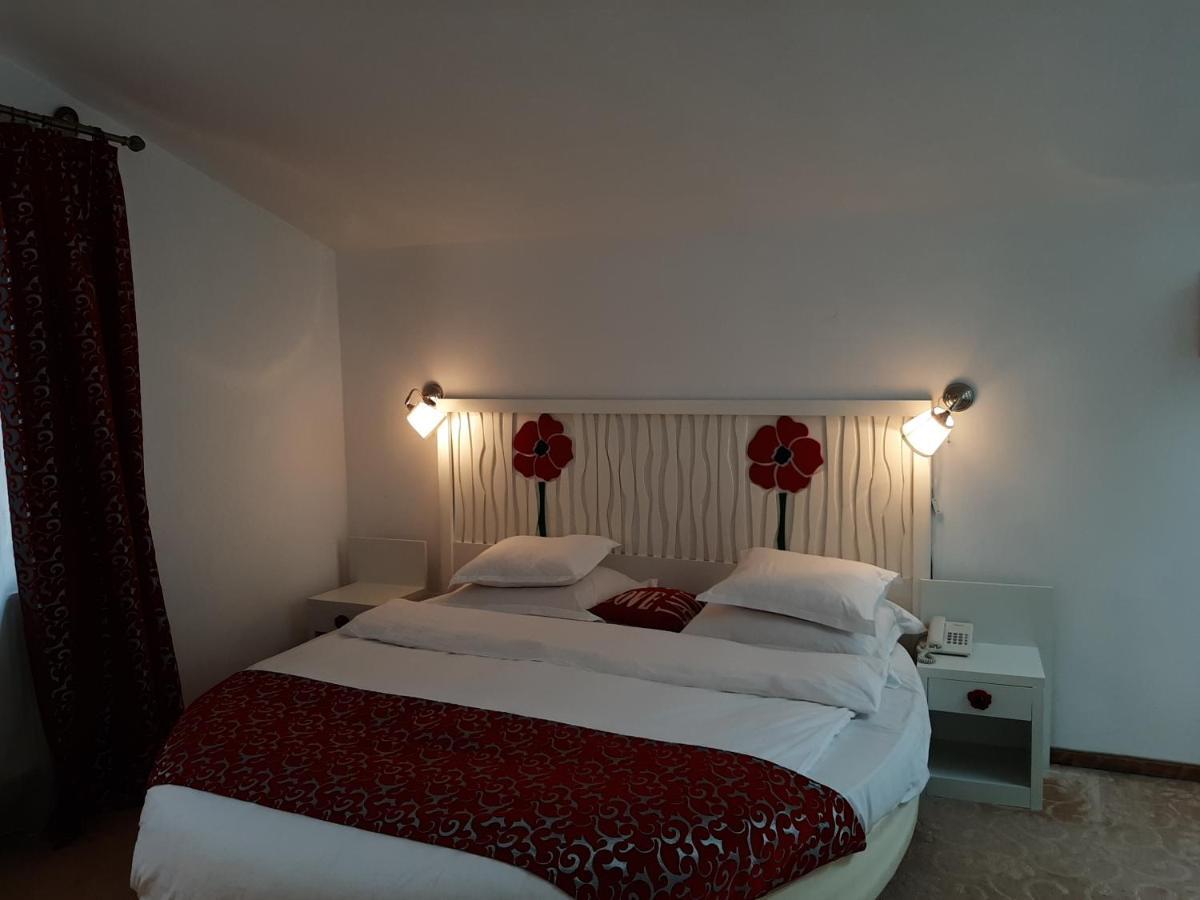 אורוויצה Hotel Condor מראה חיצוני תמונה